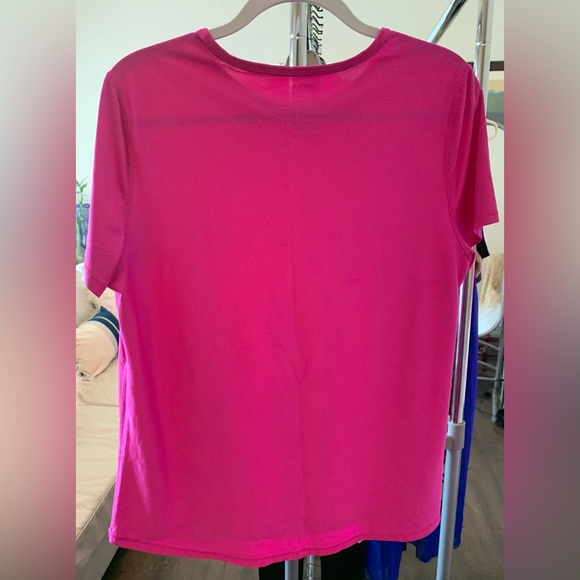 Fuchsia athletic tee, XL - Picture 2 of 3